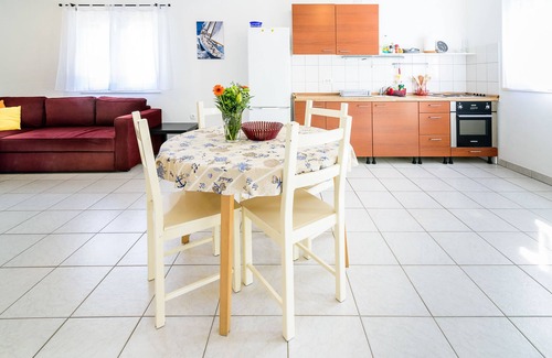 Tisno Casa | Base de verano ideal, uno o ambos apartamentos en Sea House en Wonderful Tisno.