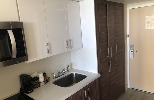 Sunny Isles Beach Complejo | Sunny Island Studio at the RESORT front of the Beach