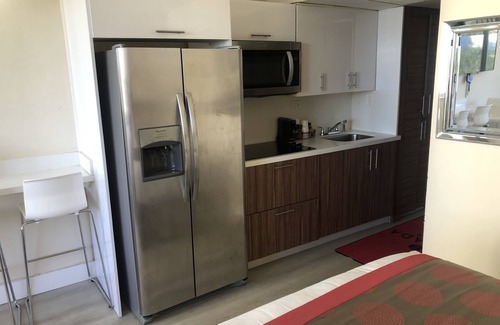 Sunny Isles Beach Complejo | Sunny Island Studio at the RESORT front of the Beach