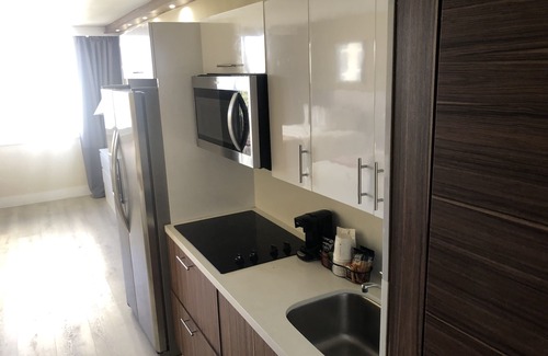 Sunny Isles Beach Complejo | Sunny Island Studio at the RESORT front of the Beach
