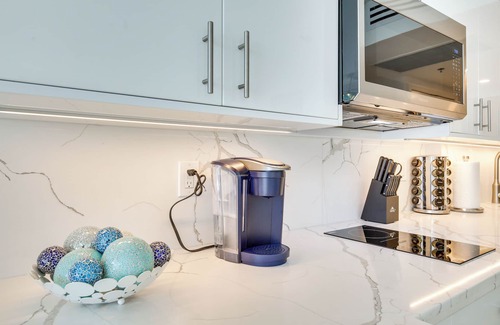 Sunny Isles Beach Apartamento | Sunny Isles Beach Retreat w/ Resort Perks!