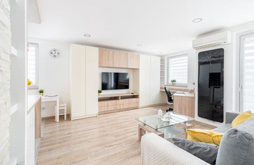 Libertow Apartamento | Sunny Kliny Apartment