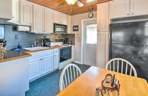 Lake Placid Cabaña | Sunny Lake Placid Cottage In Lake June Resort