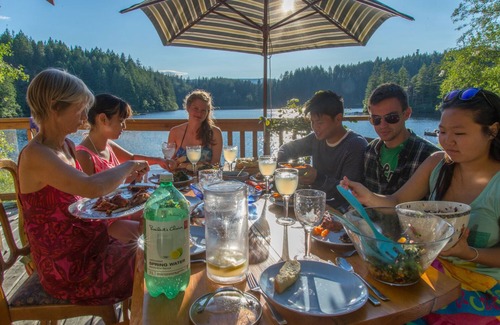 Quadra Island Cabaña | Sunny Lakefront Cottage con acceso al mar y amarre