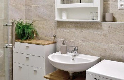 Losonci negyed Apartamento | Sunny little home
