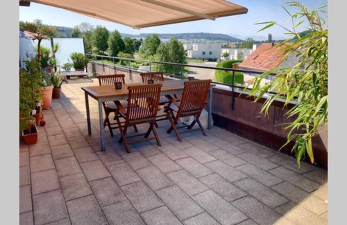 Wettswil Apartamento | Sunny Maisonette Penthouse with Big Balcony & Great View