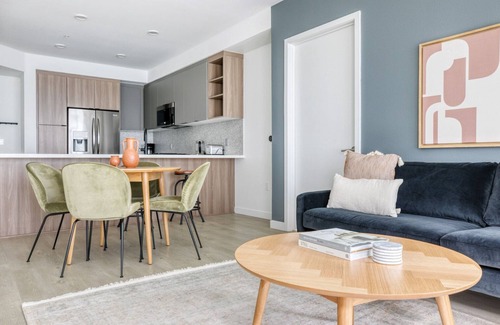 Mission Valley West Apartamento | Sunny Mission Valley 2BR w/ Gym, W/D & BBQ, nr shops, by Blueground