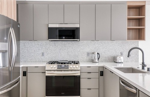 Mission Valley West Apartamento | Sunny Mission Valley 2BR w/ Gym, W/D & BBQ, nr shops, by Blueground