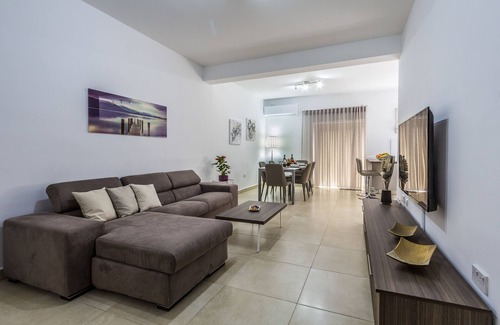 Mellieha Apartamento | Sunny Modern Apartment