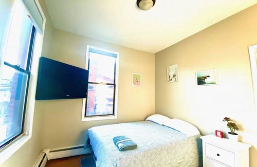 Hoboken Casa | Sunny Modern FamFriendly 4BR/2BA Home 1 stop 2 NYC