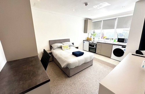 West Hendon Apartamento | Sunny Modern, Private Apartment, 15 Mins To Central London