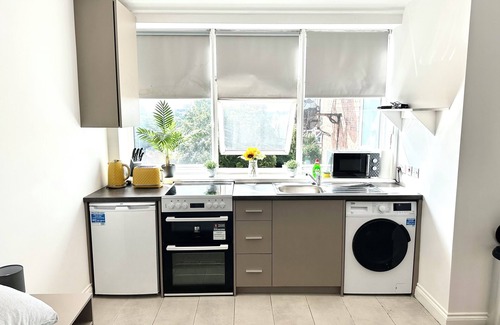 West Hendon Apartamento | Sunny Modern, Private Apartment, 15 Mins To Central London