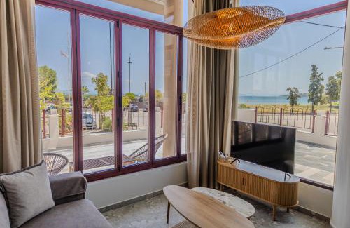 Nees Pagases Casa | Sunny Nest with a sea view by Salt Apartments