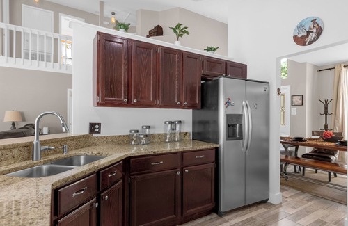 Lindfields Apartamento | Sunny Oasis Home With Pool