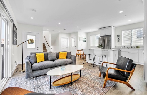 Hawthorne Apartamento | Sunny Oasis Near LAX: Perfect for Travelers!