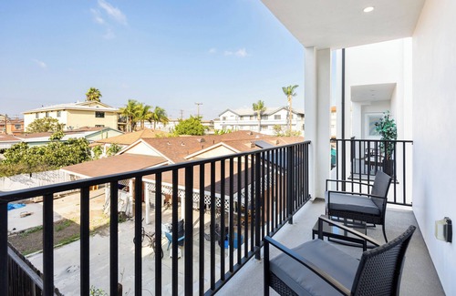 Hawthorne Apartamento | Sunny Oasis Near LAX: Perfect for Travelers!