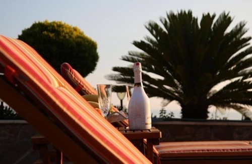 Dobra Voda Apartamento | Soleado apartamento de un dormitorio con vistas al mar.