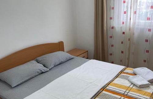Dubovica Apartamento | Sunny one bedroom apartment with city view