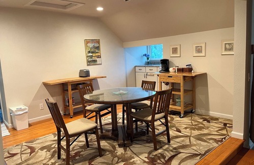 Walnut Creek Casa | Sunny One Bedroom In-law Walking Distance to Public Transit