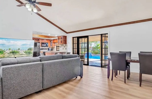 Sunrise Casa | Sunny Paradise w/ Saltwater Pool Hot Tub & BBQ Grill 5 min to Sawgrass Mall