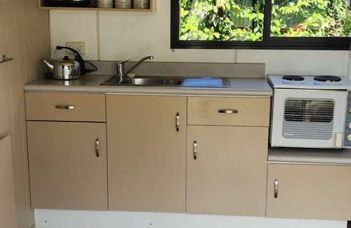 Kinloch Cabaña | Casa rural soleada y tranquila cerca de Taupo y Kinloch con WIFI GRATUITO ilimitado