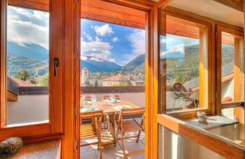 Oulx Apartamento | Sunny Penthouse - Happy Rentals