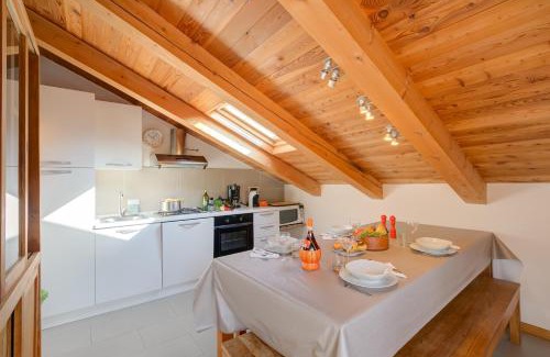 Oulx Apartamento | Sunny Penthouse - Happy Rentals