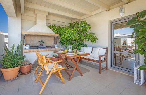 Petaloudes Apartamento | Sunny Penthouse,Modern Amenities+Aegean View