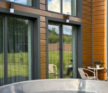 Mykulychyn Apartamento | Sunny Place cottage