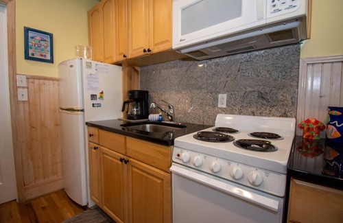 Saint Helena Island Complejo | Sunny Poolside Suite Just Steps from Beach Club, Sandbar, & Tennis