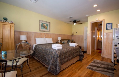 Saint Helena Island Complejo | Sunny Poolside Suite Just Steps from Beach Club, Sandbar, & Tennis