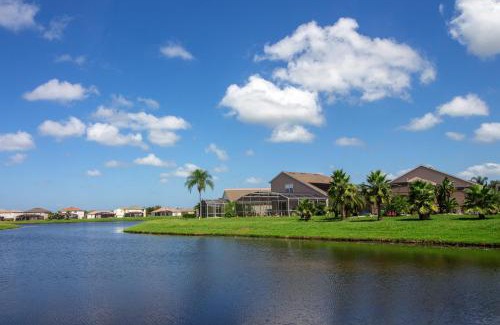 Crescent Lakes Casa | Sunny Private Pool with Nature View to Rear - Quiet Community - Nr Disney