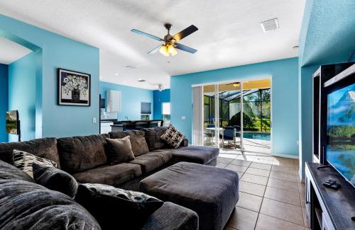 Crescent Lakes Casa | Sunny Private Pool with Nature View to Rear - Quiet Community - Nr Disney