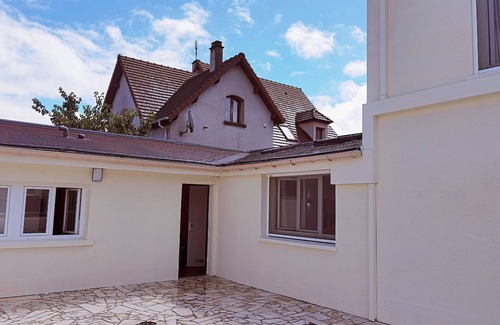 Villemomble Apartamento | Sunny Private Studio/Free charging parking N3