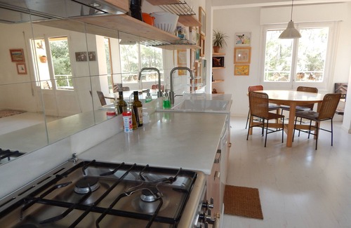El Carmel Apartamento | APARTAMENTO SOLEADO-TRANQUILO EN PARK GÜELL. FREE WIFI. 2 DORMITORIOS