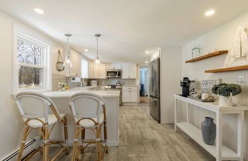 Dennis Port Casa | "Happy Ours: Where Poolside Bliss Meets Ocean Breeze!"