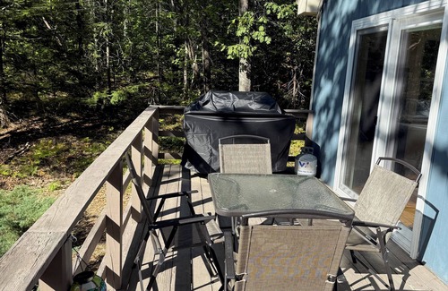Eidelweiss Village Casa | Sunny Recently Renovated Chalet in Eidelweiss