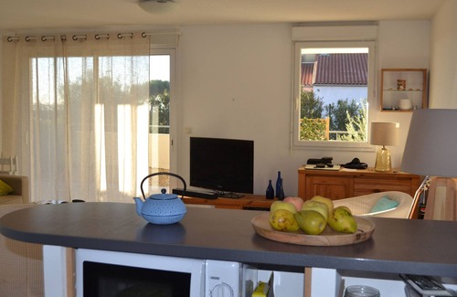 Meze Apartamento | Sol y relax a dos pasos de la playa de Mèze, con jardín y todas las comodidades