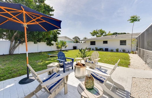 Gulf Gate Estates Casa | Sunny Sarasota Home with Pool Near Siesta Key Beach!