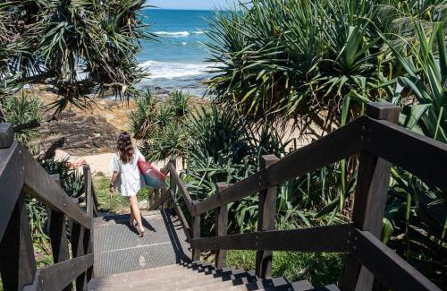 Coolum Beach Apartamento | Sunny Seaside Retreat in Coolum Beach