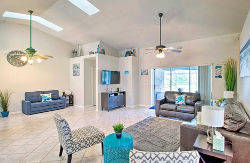 Sebastian Highlands Casa | Sunny Sebastian Home with Lanai about 6 Mi to Beach