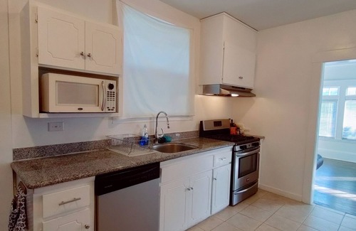 Richmond District Casa | Sunny SF House w/ Parking, Great Location, Spacious and Convenient to Everything