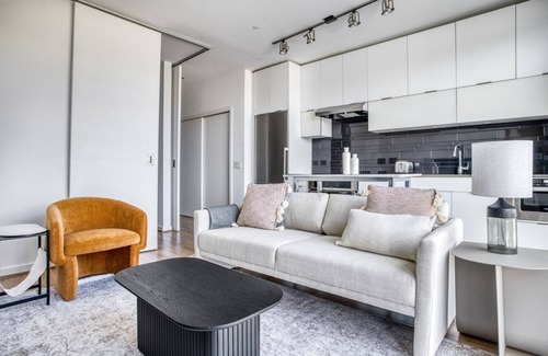 Shaw Apartamento | Sunny Shaw 1BR w/ Gym, W/D & Doorman, near Metro & Bars, by Blueground
