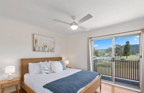 East Corrimal Apartamento | Sunny Shores Escape - Breezy Days near Surf Beaches