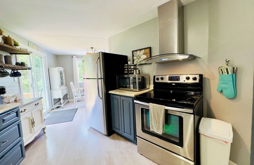 Lambton Shores Casa | Sunny Shores Retreat, Sunny Shores Retreat