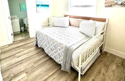 Indian Rocks Beach Apartamento | Sunny Shores Retreat 6