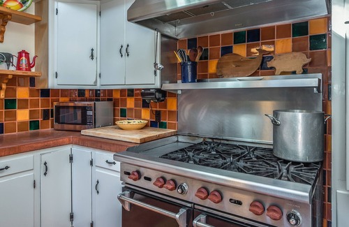 Mission Fields Casa | Sunny Side of the Street