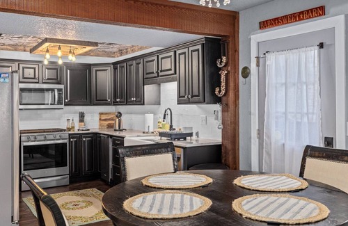 Linn Creek Casa | Sunny Slope - Unique 3 Bedroom House in Linn Creek