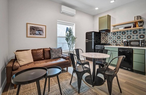 Vista Apartamento | Sunny SoCal Getaway | Close to Beaches & Legoland
