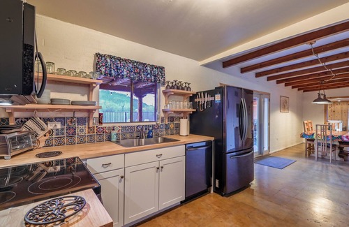 Tucson Estates Casa | Sunny Southwest Winter Getaway with Pool & Games